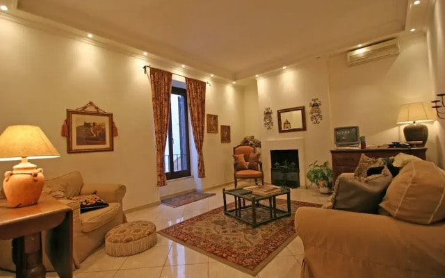 Travel & Stay - Parione