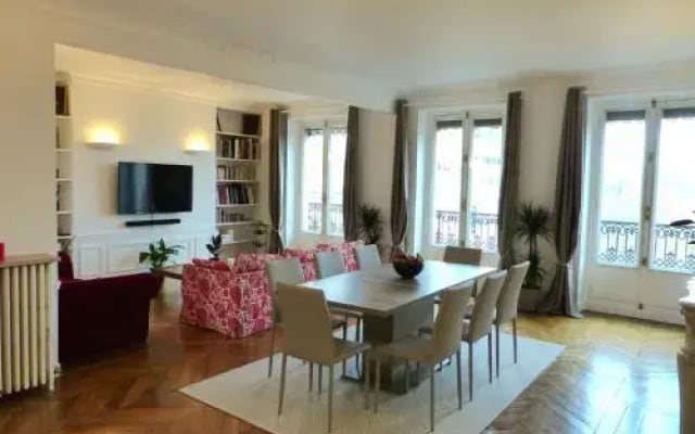 Marvellous Sunbathed 3BR at the heart of Paris