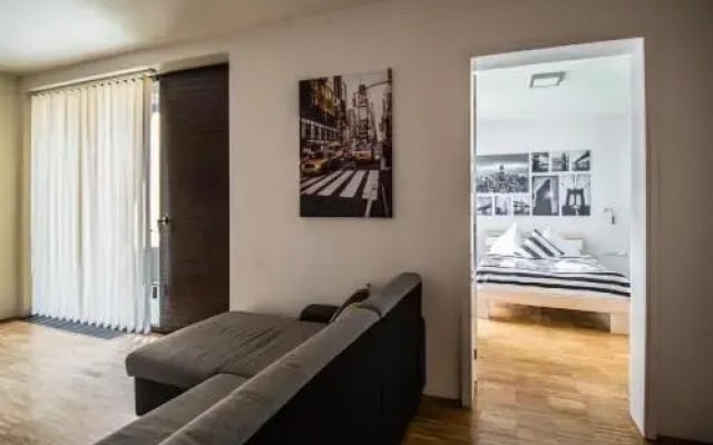 Ruterra Apartment with Garage