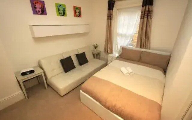 Piccadilly Circus Apartments