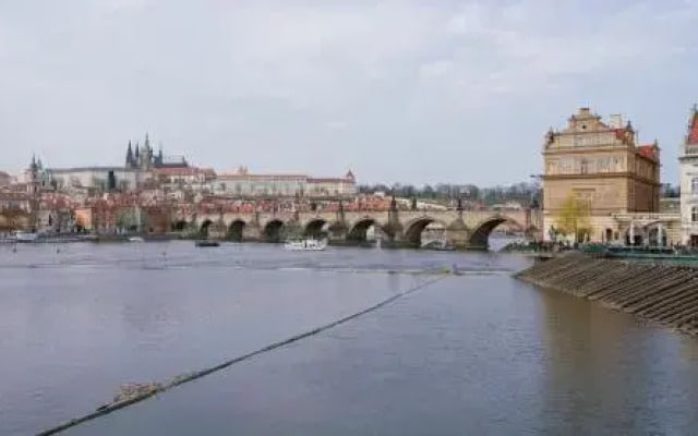 Perfect Days Charles Bridge 2