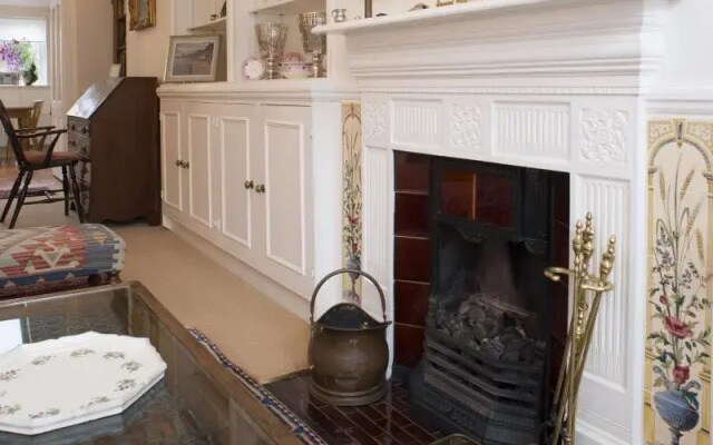 Veeve House Ashlone Road Putney
