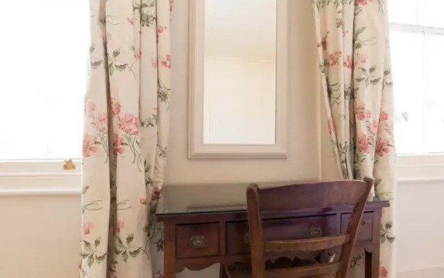 Veeve House Courtnell Street Notting Hill