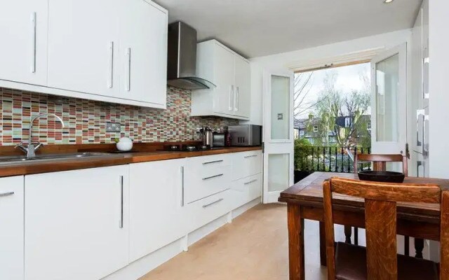 Veeve 2 Bed House On Leppoc Road Clapham