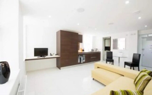 41 Albany House