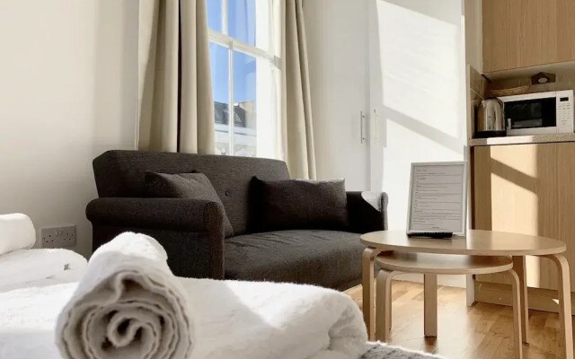 Veeve Flat Ifield Road Kensington