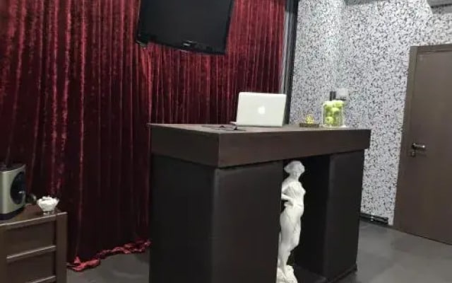 Velvet Love Hotel