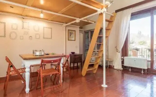 The Quietest Corner of Trastevere, AC & Elevator
