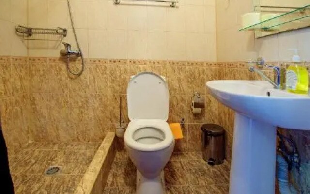 Guest House on Kabardinskoy 1