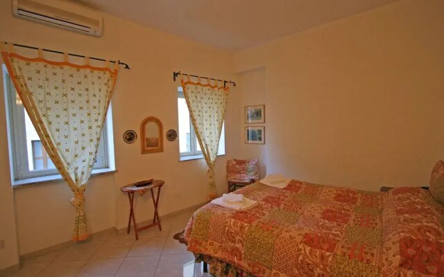 Travel & Stay - Parione