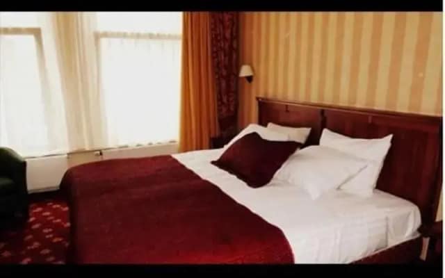 Hotel Omega