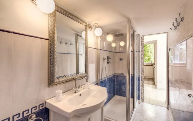 Aweshome - Spagna White Fair Loft