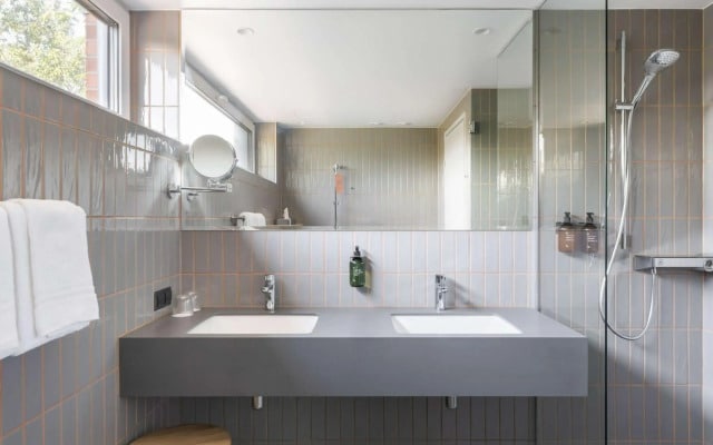 Oru Hub Hotel Tallinn — Handwritten Collection