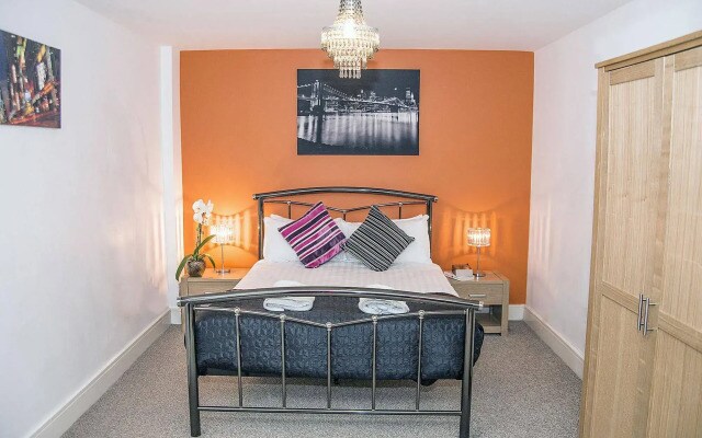 Base Serviced Apartments - Cumberland Apartments