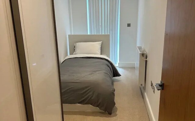 Colindale Luxury Apartment