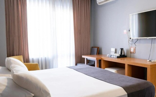 EMSA Palace Hotel