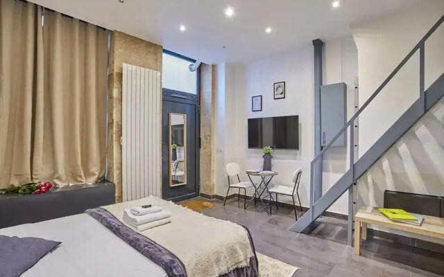 Charming Studio Center of Paris Montmartre