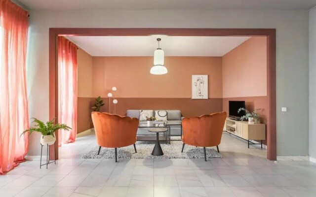 Sagrada Familia- Fantastic Bold Catalan 3 Bedroom Balcony