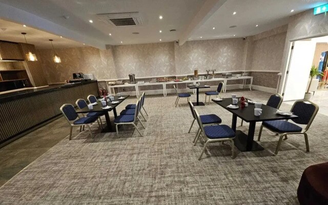 Palms Hotel & Retreat By Palette London Romford