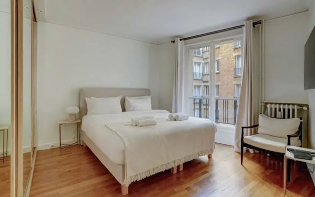 Passy Glow 2BR Home in the 16th Arrondissement