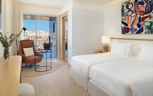 H10 Croma Malaga