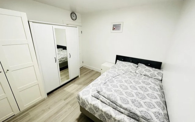 Immaculate 1-bed Apartment in Harrow