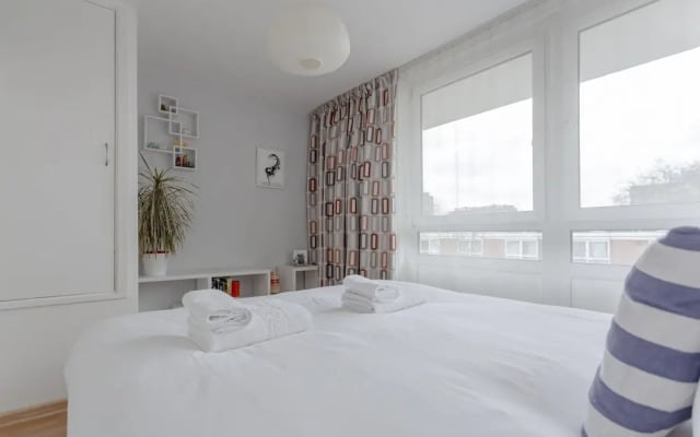 Regents Park View Apartment