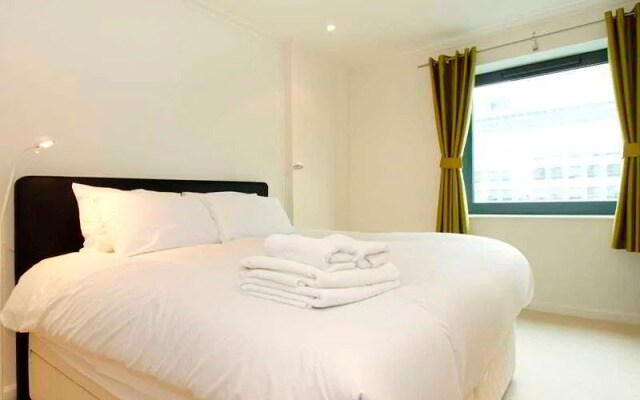 Discovery Dock Apartments East by Primestay London