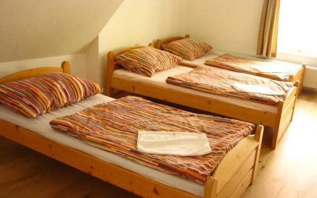 Ritchies Hostel & Hotel