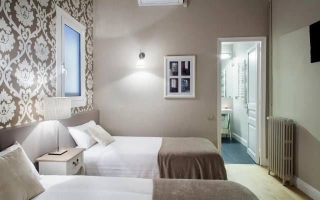 BacHome Gallery B&B