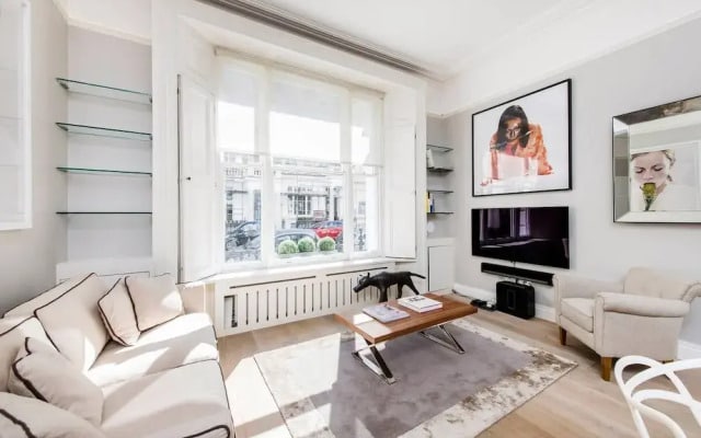 Bright and Spacious 2 bed Flat in Notting Hill