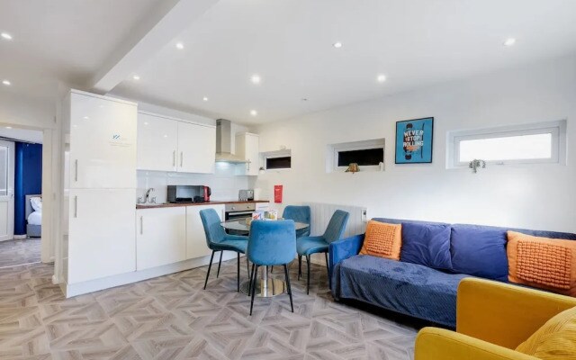 Apartment King House Hayes