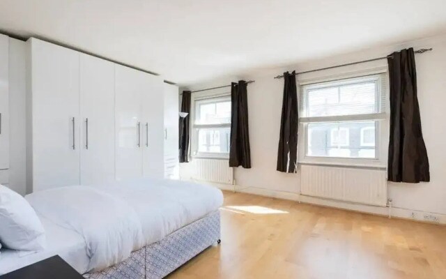 4 Bedroom Flat 4 min Walk From Hammersmith Tube