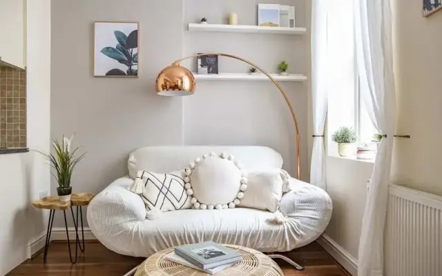 Charming Charing Cross Flat