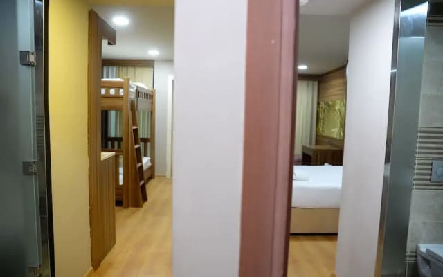 Perante Hotel Aziayli