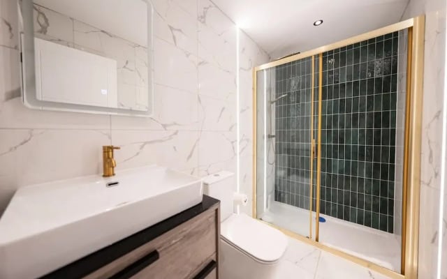 The Battersea Place - Charming 4bdr Flat