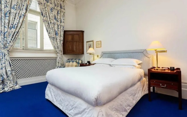 Queen's Gardens Flat