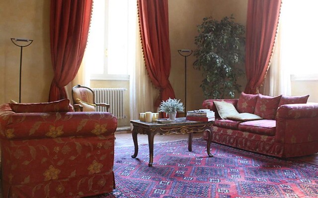 Terrace Pantheon Relais