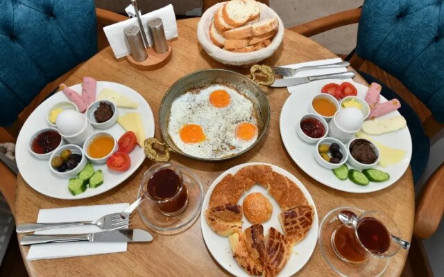 Andi Hotel