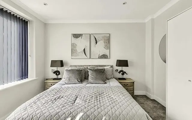 Chic and Contemporary Retreat in Brentford