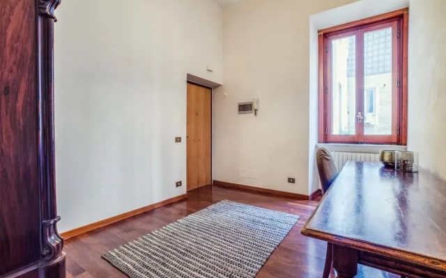 Elegant and Large 2 bed Flat Near P.zza Barberini