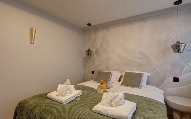 Sublime AC Apartment Eiffel Tower Champs de Mars