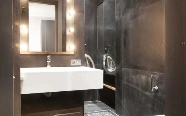 Charming Flat 450 m to City s Mall in Tesvikiye