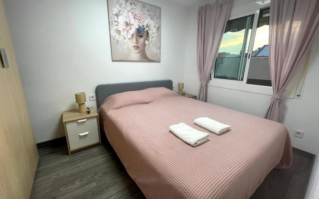 Sant Adria Beach apartment Wi-Fi Parking Free