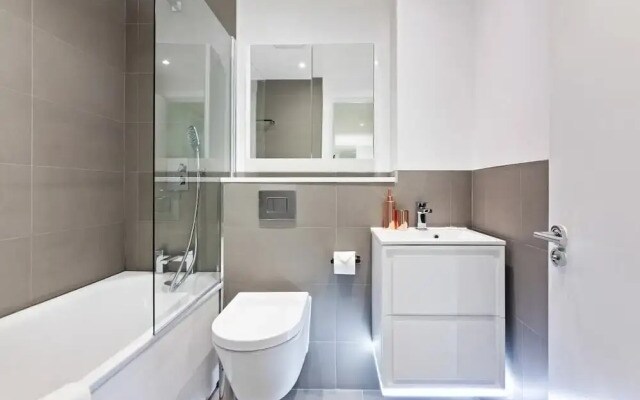Sophisticated 2 Bed, 2 Bath apt in Angel