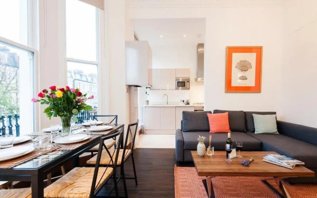 FG Property - The Holland Road Residence I
