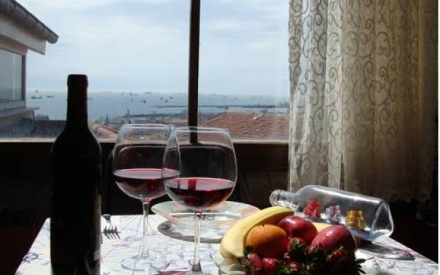 Ulas Suites & Apartments