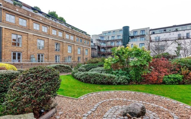 Sophisticated 2 Bed, 2 Bath apt in Angel