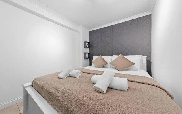 Serviced Flat Near Hyde Park Marble Arch W2 London