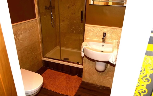 Sexy Luxurious Versace Apartment Near Sheffield